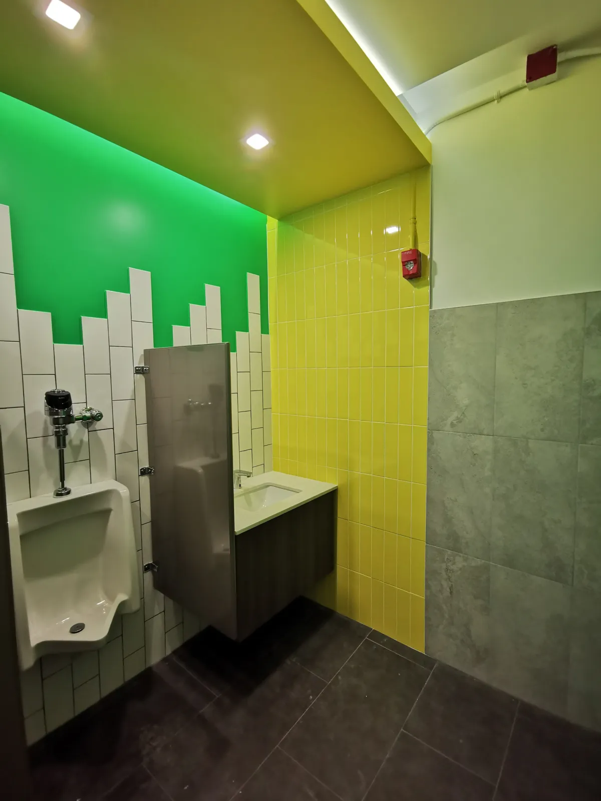 475 East 57th Street thumbnail 12