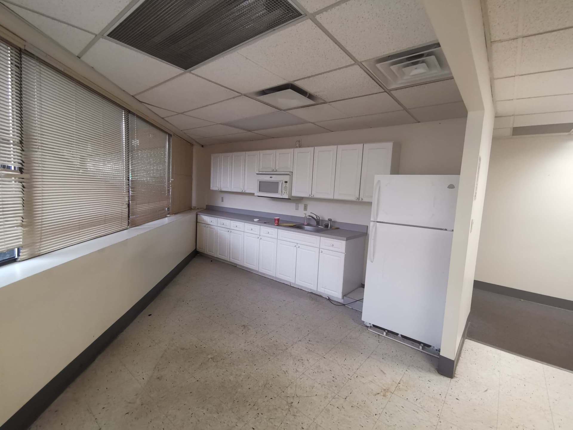 4105 Avenue V Office — view 3 — before